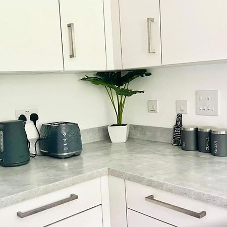 Ashford Retreat - Luxury Home With Double Parking Екстериор снимка