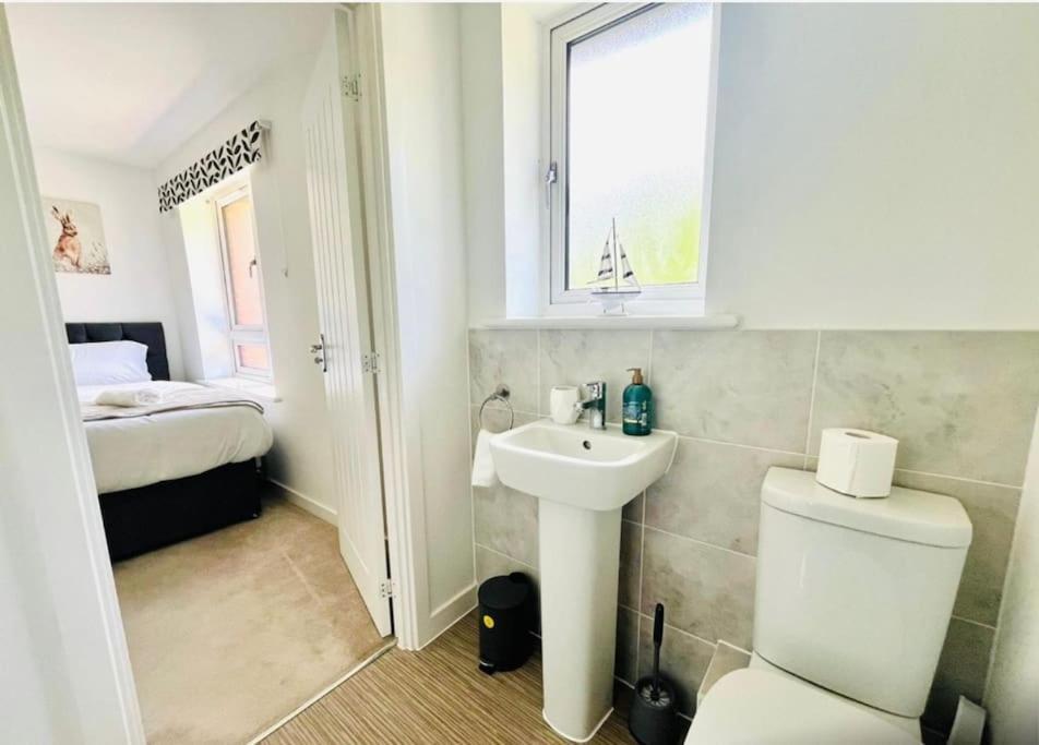 Ashford Retreat - Luxury Home With Double Parking Екстериор снимка