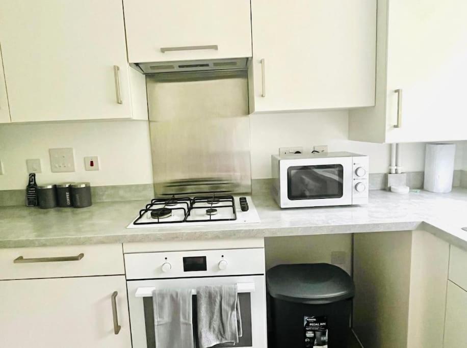 Ashford Retreat - Luxury Home With Double Parking Екстериор снимка