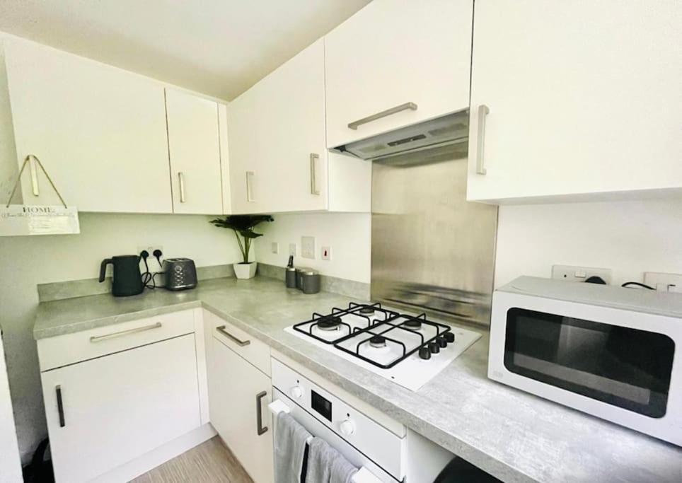 Ashford Retreat - Luxury Home With Double Parking Екстериор снимка